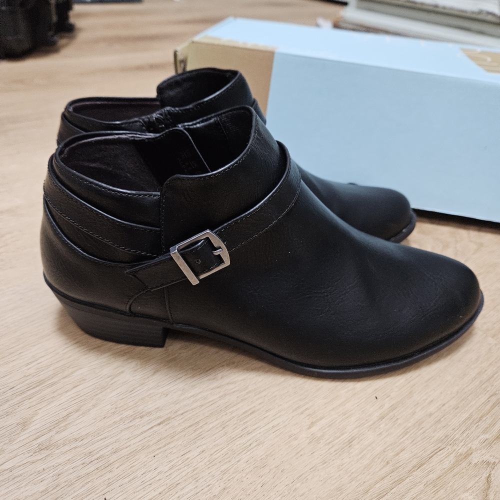 Black Ankle Boots - Picture 4 of 9